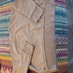 Short sweater by Sophie Rue in a size Large